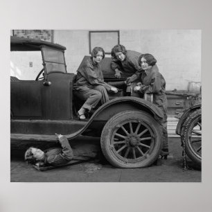 Junge Damen als Automechaniker, 1927. Altes Foto Poster