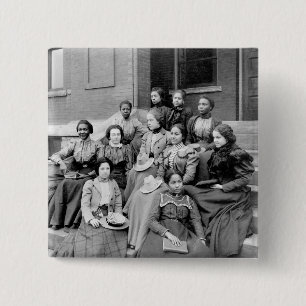 Junge Damen bei Fisk, 1890s Button