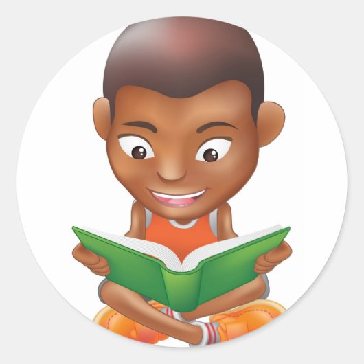 Junge, der ein Buch liest Runder Aufkleber (Vorderseite)