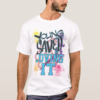Junge, die gerettet werden u. es Shirt geliebt