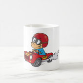 Junge, die Red Race Car fahren Kaffeetasse (Mittel)
