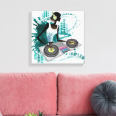 Junge Dj mit Turntable im Nachtclub Leinwanddruck (Insitu (Wohnzimmer))