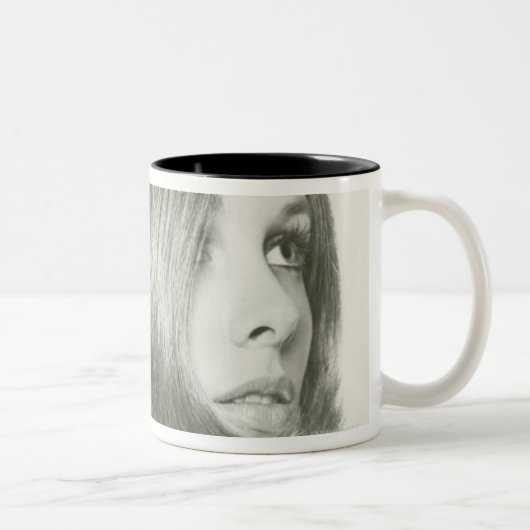 Junge Frau 2 Zweifarbige Tasse (Rechts)