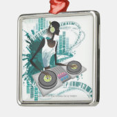 Junge Frau DJ, das Turntable im Nachtklub Silbernes Ornament (Links)