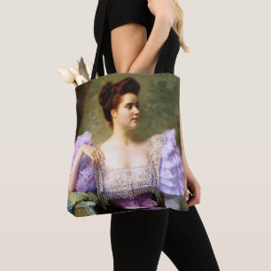 Junge Frau mit einem Hydrangeas-Bouquet Tasche
