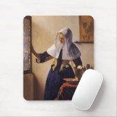 Junge Frau mit einem Wasser-Krug Mousepad (Mit Mouse)
