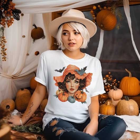 Junge Frau mit Fledermäusen und Pumpkins T-Shirt