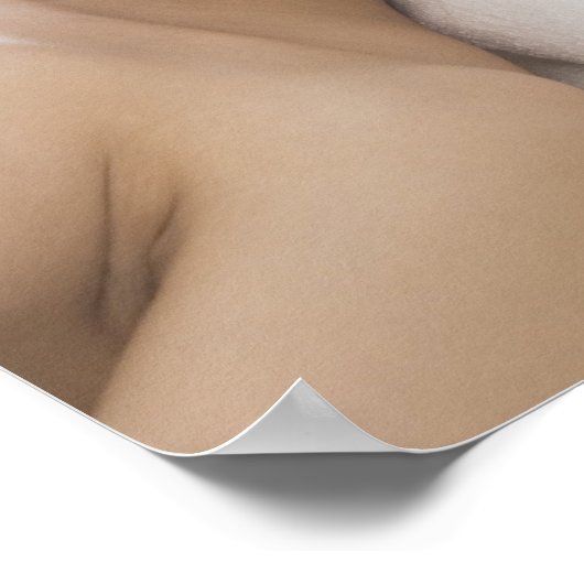 Junge Frau mit Gesichtsmassage Poster (Ecke)