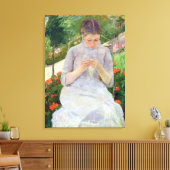Junge Frau Nähen im Garten, c.1880-82 Leinwanddruck (Insitu (Wohnzimmer))