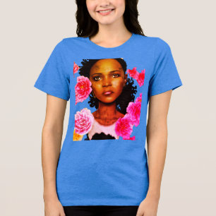 Junge Frau umgeben von rosa Blume Tri-Blend Shirt
