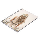 Junge Frau Wasserfarbe in Daisy Field Notizblock (Linke Seite)