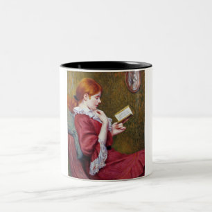 Junge Frauen mit rotem Haar lesen ein gutes Buch Zweifarbige Tasse