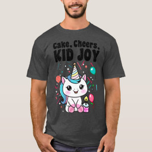 Junge Freude am Kuchen T-Shirt