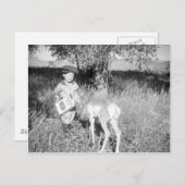 Junge füttre Antilope von Hand Postkarte (Vorne/Hinten)
