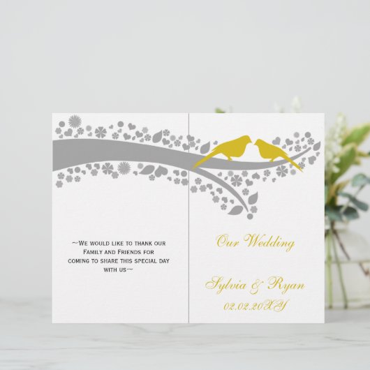 Junge gelbe Liebchen gefaltet Hochzeitsprogramm (Stehend Vorderseite)