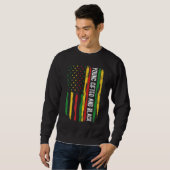 Junge Geschenkte und schwarzer amerikanischer Stol Sweatshirt (Vorne ganz)