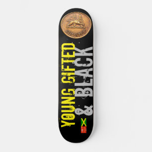 JUNGE GESCHMACK- UND SCHWARZE SKATEBOARTEN SKATEBOARD