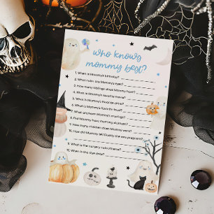 Junge Halloween Baby, das Mommy Best Game kennt