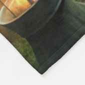 Junge Hexe im Mystischen Wald Ritual Fleecedecke (Ecke)