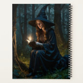 Junge Hexe lesend Planer (Rückseite)