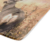 Junge Hirsche in Wildblumen mit grungy Texture Art Schneidebrett (Ecke)