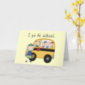 Junge ich gehe zu T - Shirt und Geschenken in der  Karte (Gelbe Blume)