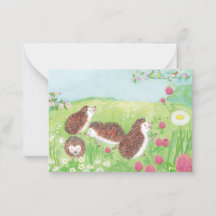 Junge Igel auf der Wiese