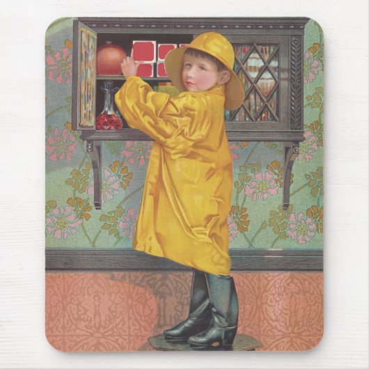 Junge im Regenmantel Mousepad (Vorne)