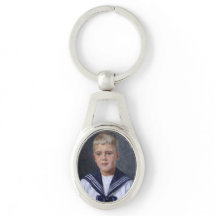 Junge in einem Sailor-Anzug