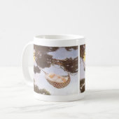 Junge in Hassoc Tree von Jessie Willcox Smith Kaffeetasse (Vorderseite Links)