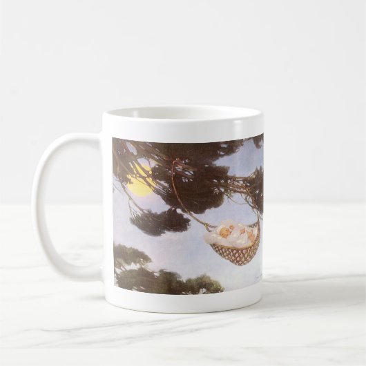 Junge in Hassoc Tree von Jessie Willcox Smith Kaffeetasse (Links)