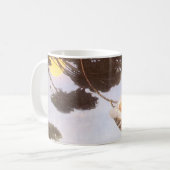 Junge in Hassoc Tree von Jessie Willcox Smith Kaffeetasse (Vorderseite Links)
