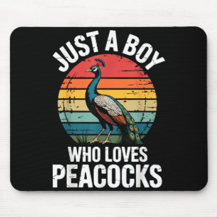 Junge liebt Pfauen Mousepad