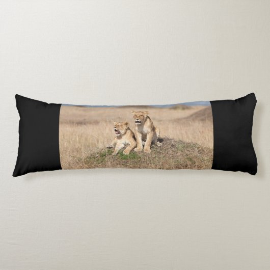 Junge Löwen Seitenschläferkissen (Vorderseite)