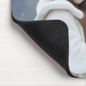 Junge Mädchen umarmt einen Eisbär Mousepad (Ecke)