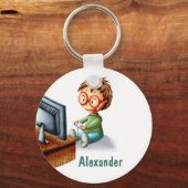 Junge mit Brille, der Videospiele personalisiert s Schlüsselanhänger (Vorderseite)