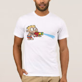 Junge mit einem Super Soaker Mens T - Shirt (Vorderseite)