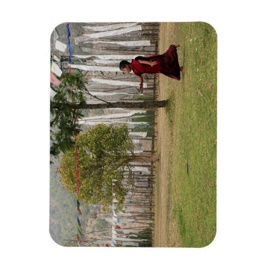 Junge Mönche und Gebetsfahnen Magnet (Vertikal)