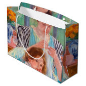 Junge Mutter Nähen, Mary Cassatt Große Geschenktüte (Rückseite Schrägansicht)