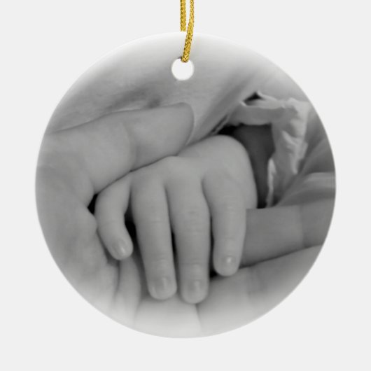 Junge Mutter und Baby, die HandFoto halten Keramik Ornament (Vorne)