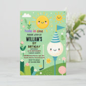 Junge niedliches Golfloch in einem ersten 1. Gebur Einladung (Stehend Vorderseite)