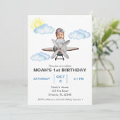 Junge Pilot, Flugzeug & Cloud, Foto zum ersten Geb Einladung (Stehend Vorderseite)