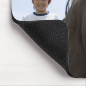 Junge reiten ein Pferd Mousepad (Ecke)
