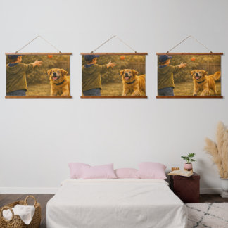 Junge spielt Apportieren Fortschritt Teppich – Set Wandteppich Mit Holzrahmen