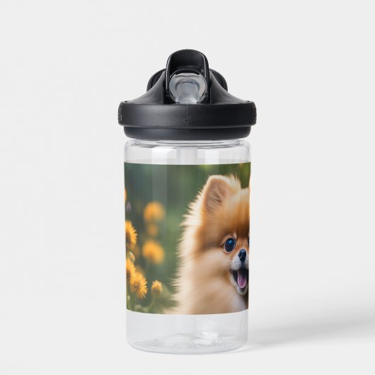 Junge Spitz Welpe im Blume-Feld Trinkflasche (Vorne)