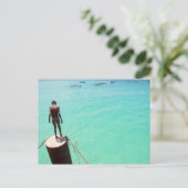 Junge und blaues Wasser Postkarte (Stehend Vorderseite)