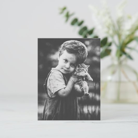 Junge und Kätzchen Postkarte (Stehend Vorderseite)