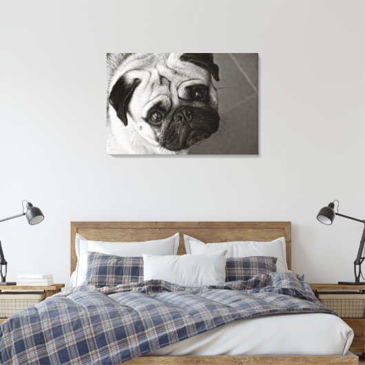 Junge von Pug auf Leinwand (Insitu (Schlafzimmer))