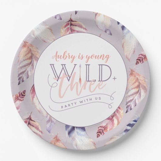 Junge, wilde und drei Geburtstagsparty Pappteller (Vorderseite)