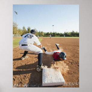 Jungen (10-11) spielen Baseball Poster
